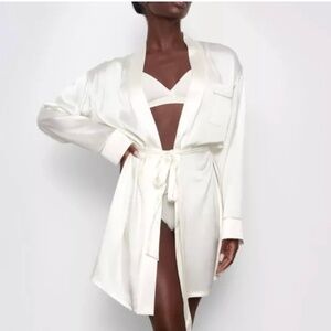 Skims Bridal Collection Mrs Robe